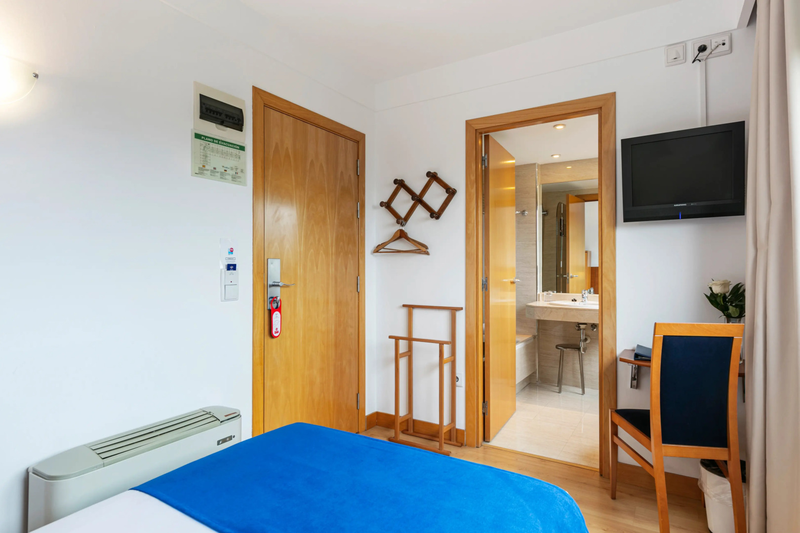 Отель Sercotel de los Reyes