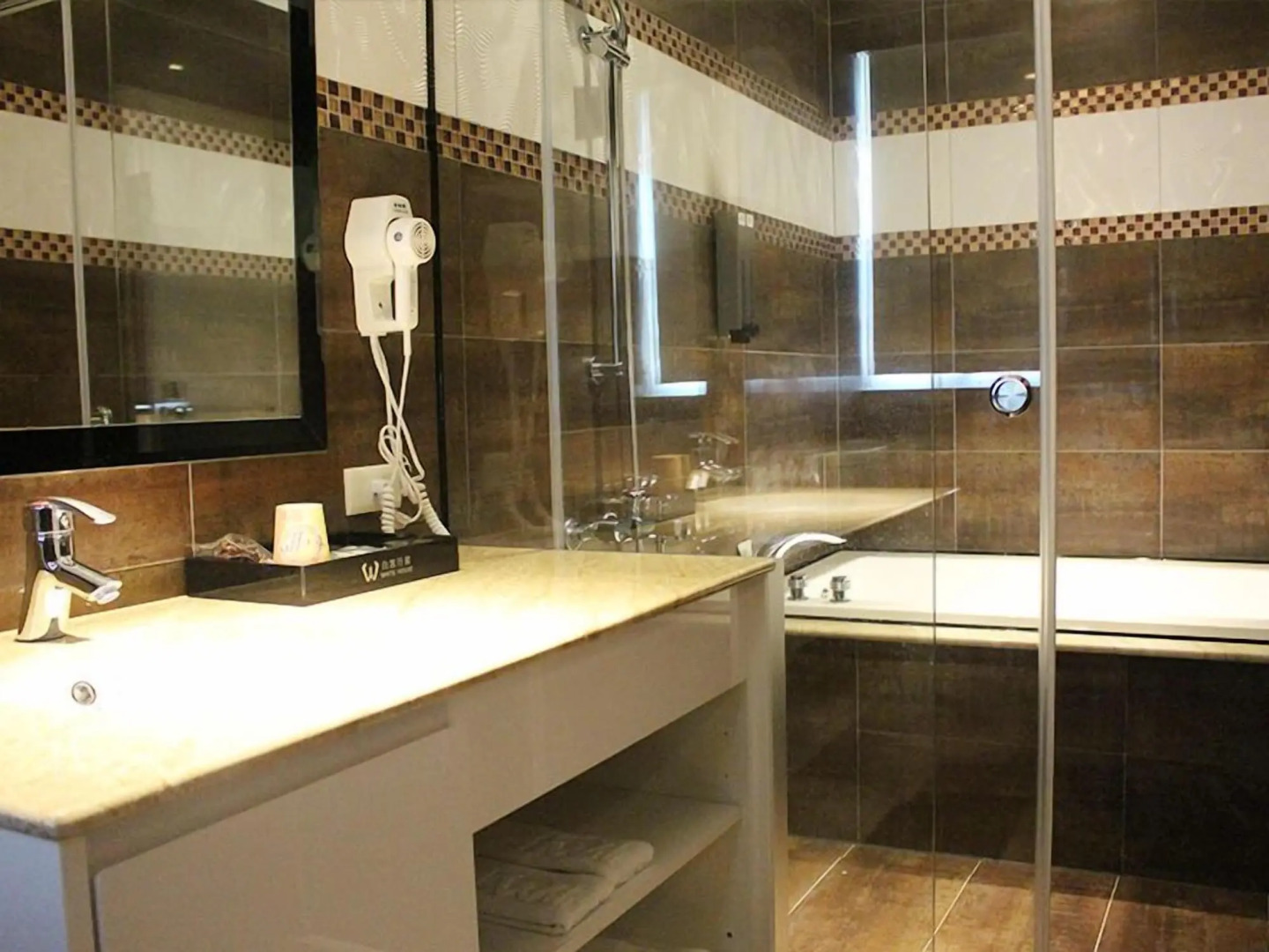 White House Beach Hotspring Resort