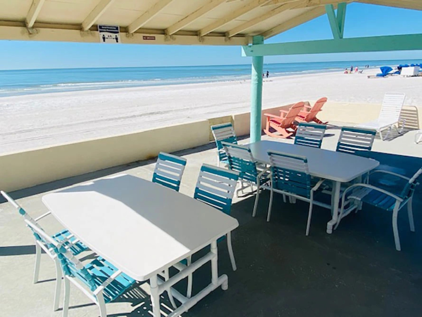 Redington Directly on the Beach Sea Rocket WiFi Parking 30