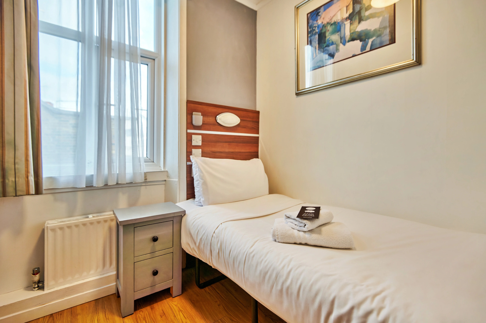 Huttons Hotel, Victoria London