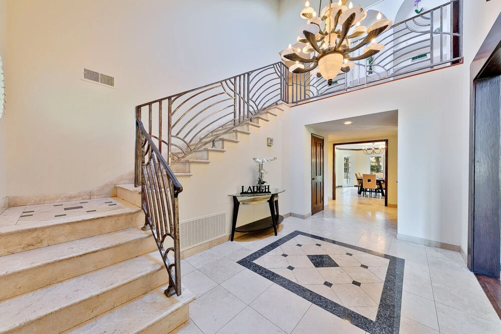 5BDRM Villa Via Mil Cumbres