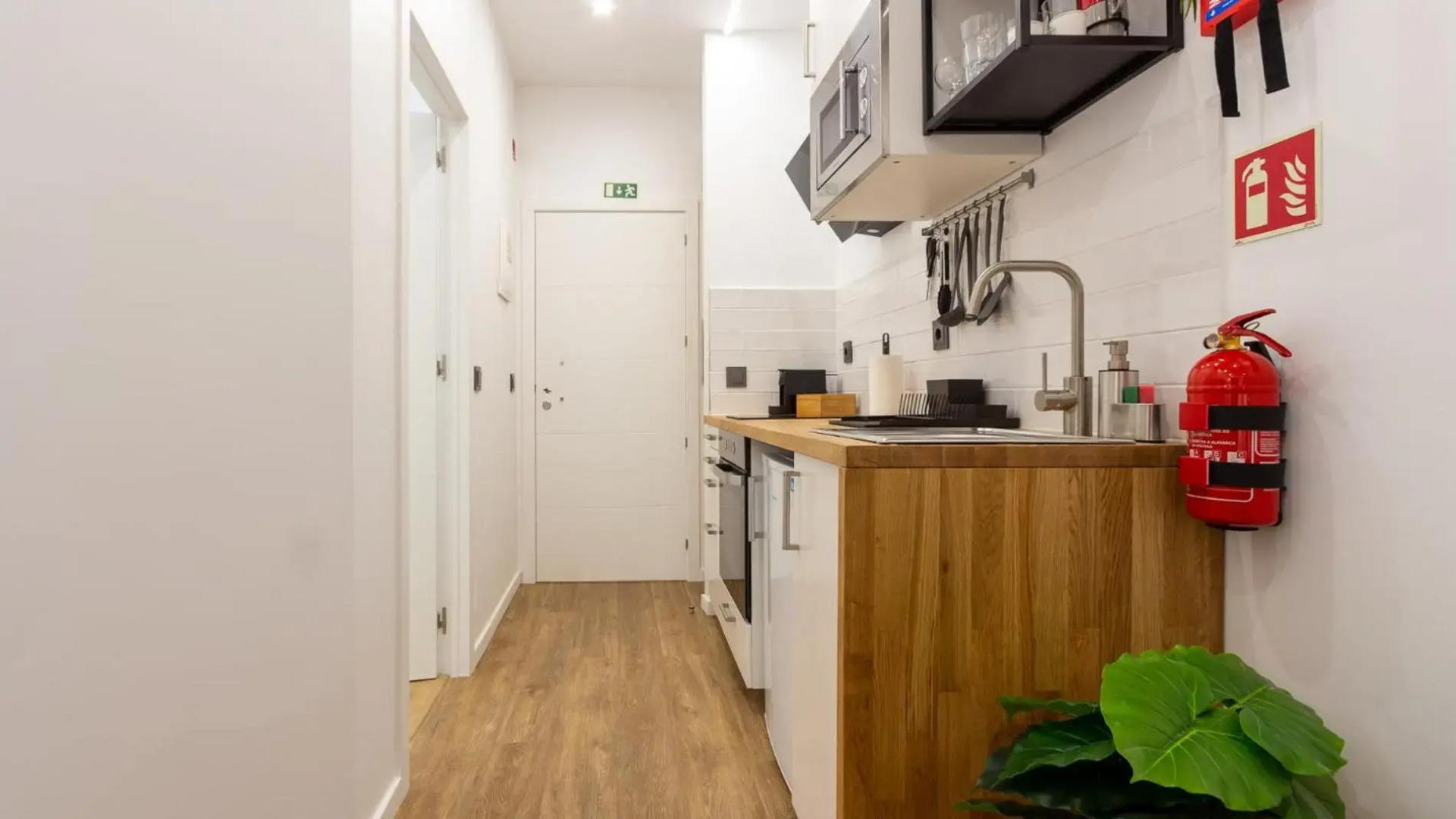 The Jolie Apartments - by the Ocean