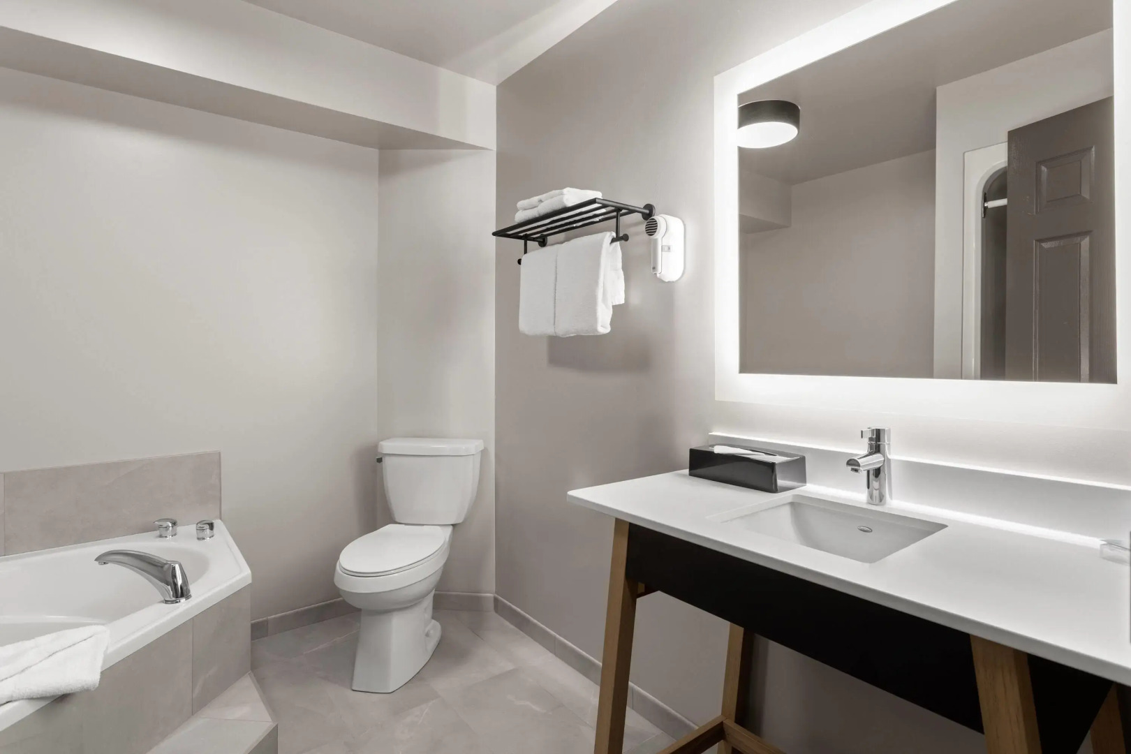 Super 8 by Wyndham Sault Ste Marie On