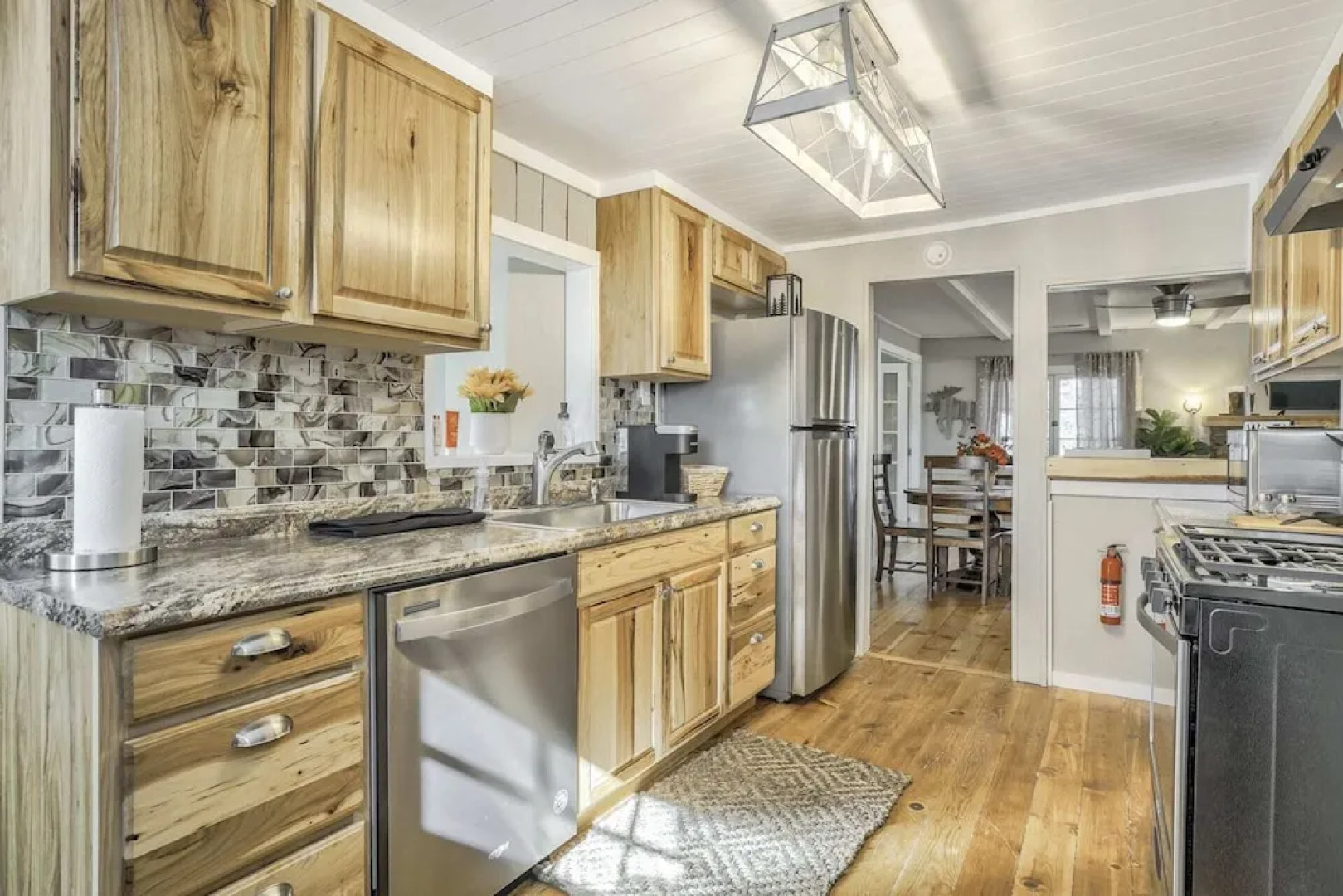 2brwren's Nestdowntown and Hiking Nearby