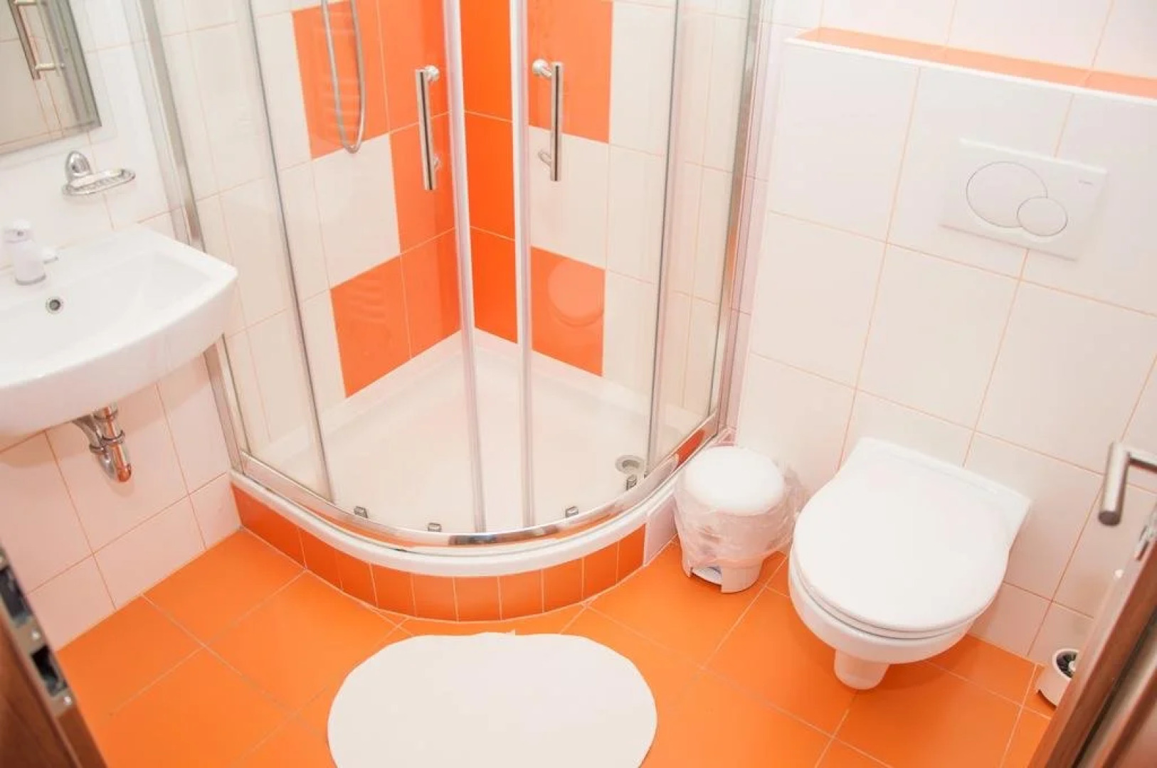 Restaurace a penzion Zděná Bouda