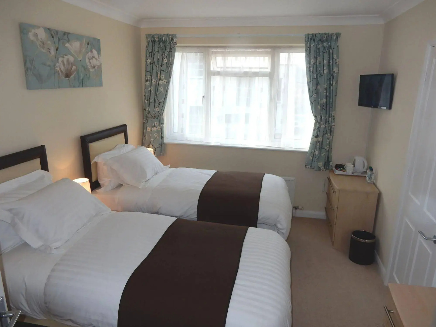 Abbots Lee - Adults Only