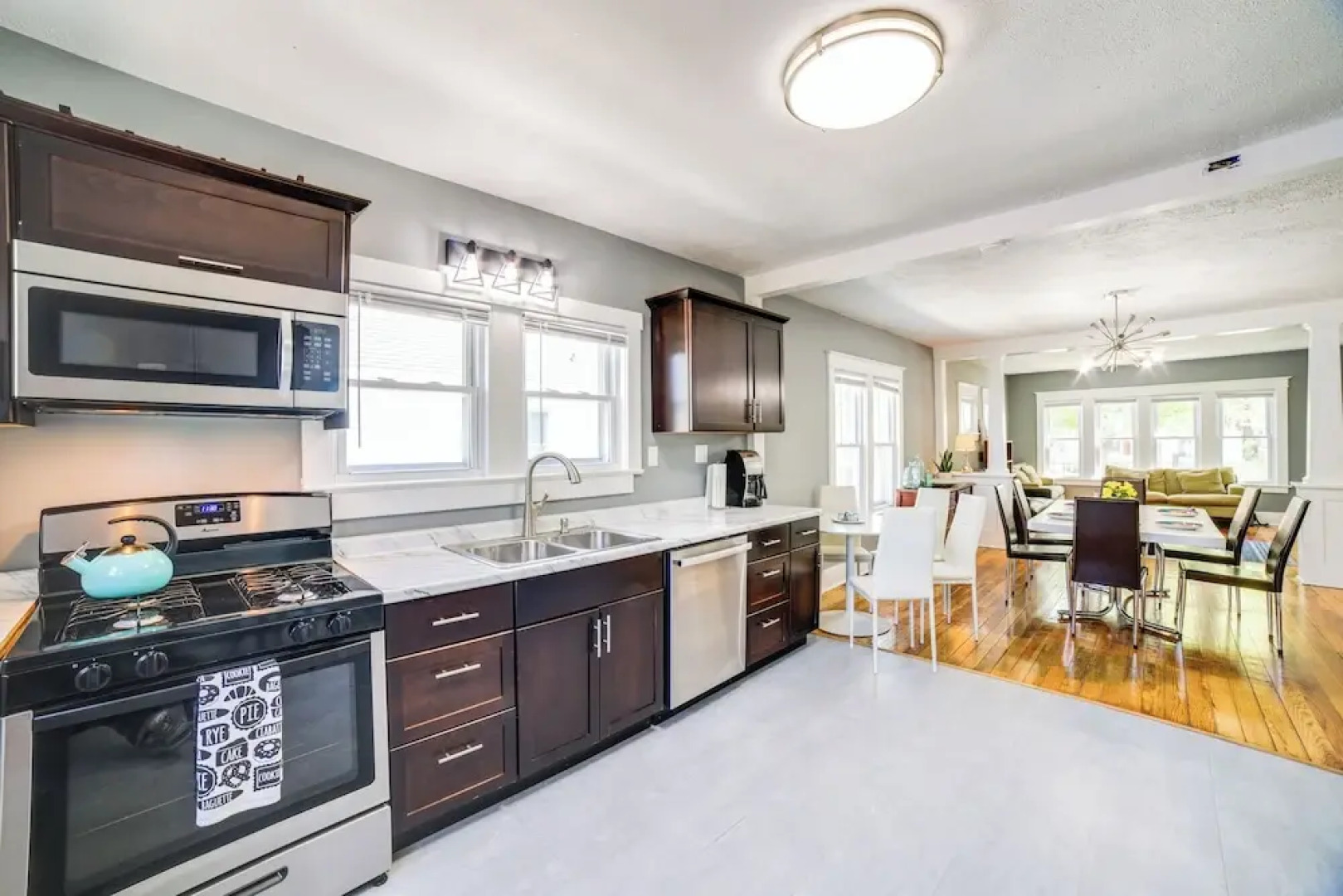 Cozy Indiana Getaway Near Washington Park Zoo!