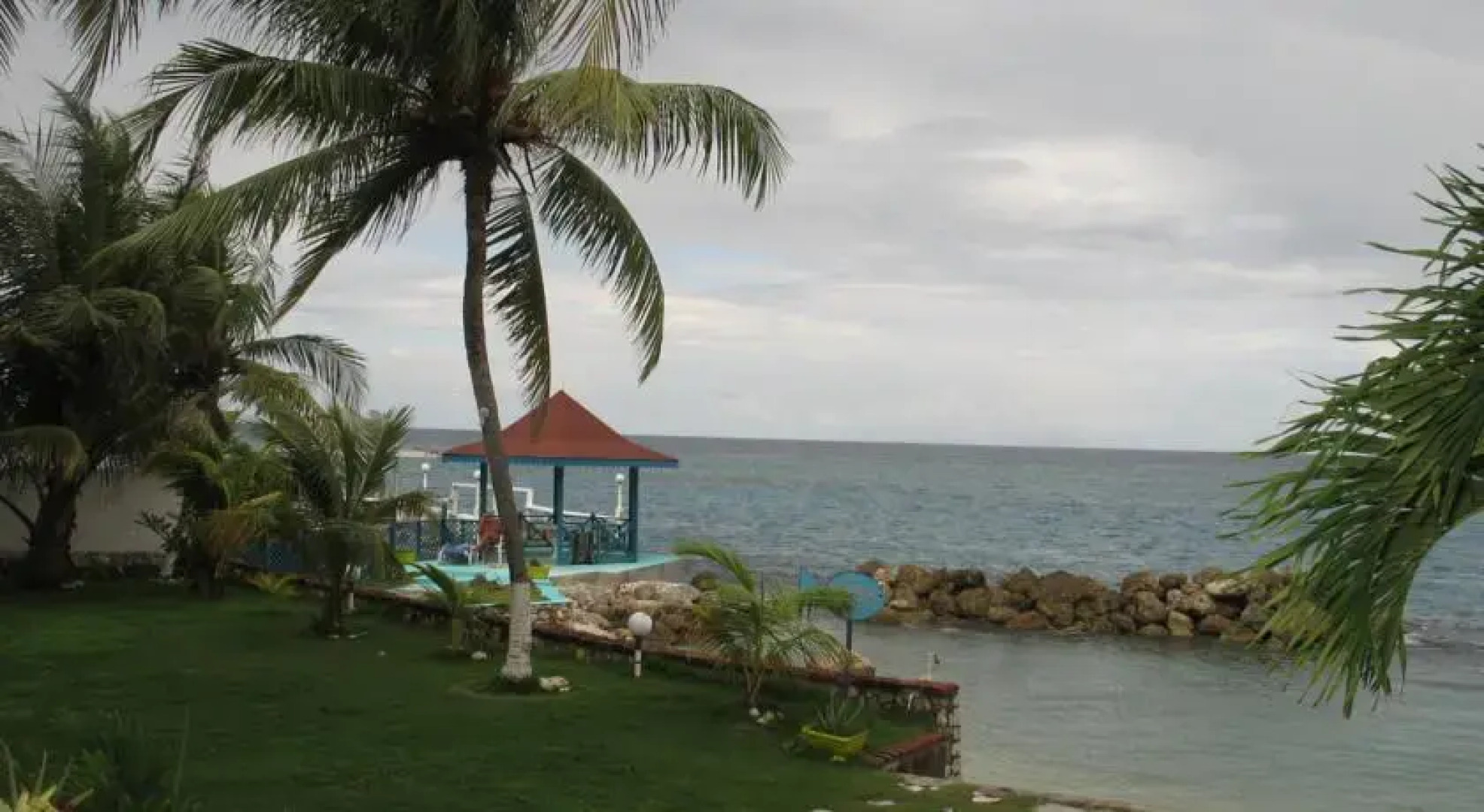 Chrisanns Beach Resort Apt 21