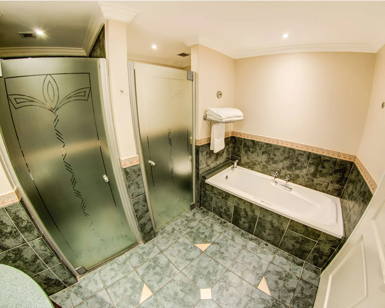 Courtyard Hotel Gqeberha