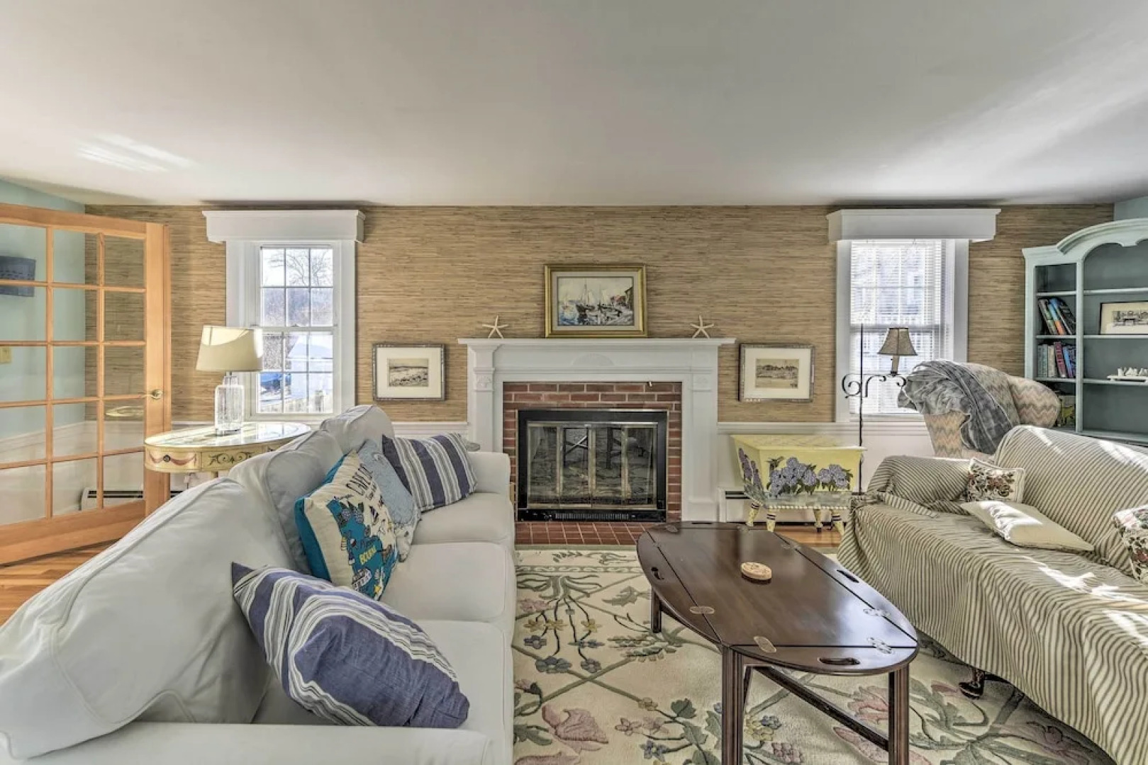 Waterfront Hyannis Gem: Walk to Hyannis Port Beach