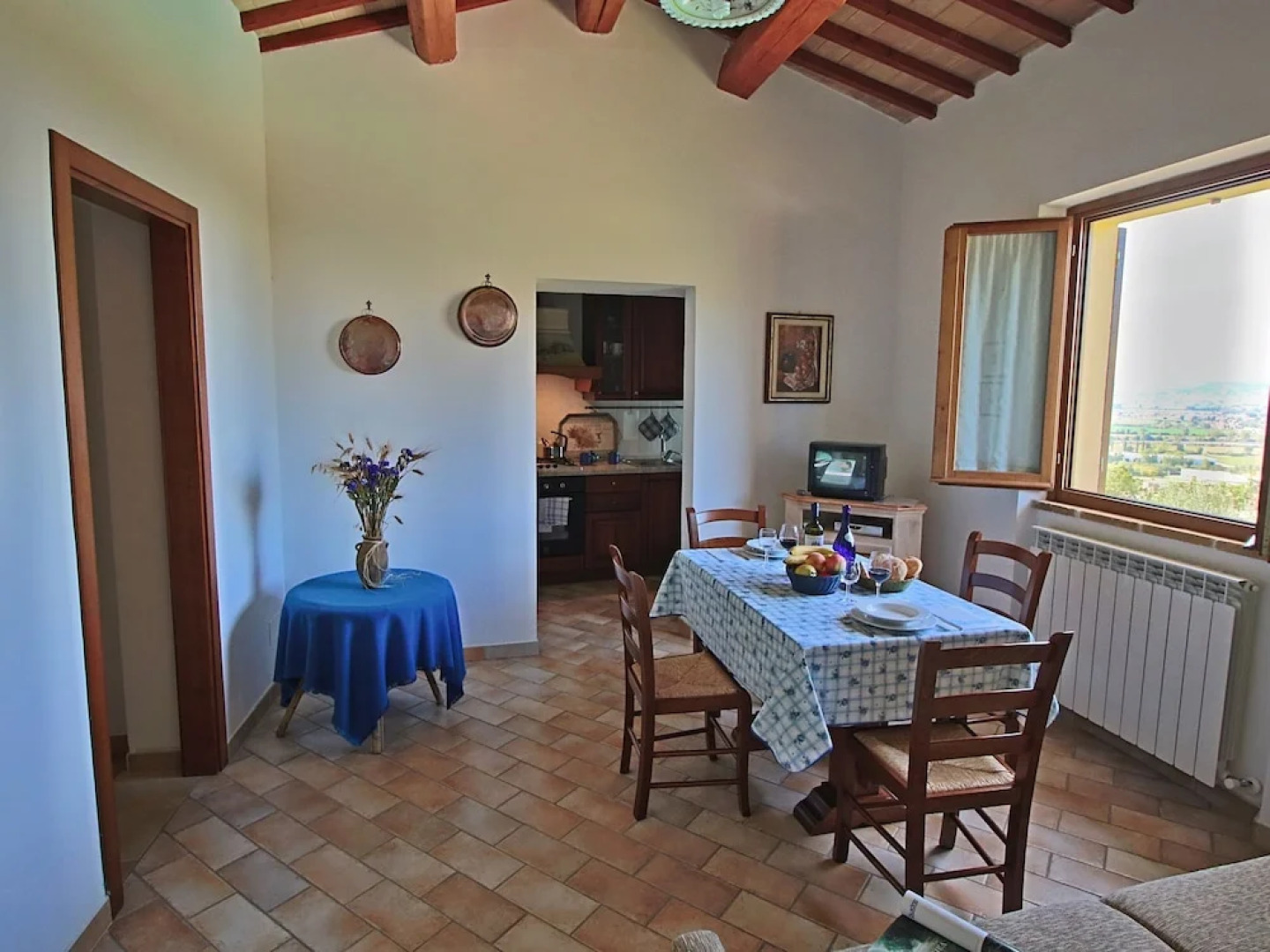 Spacious Farmhouse in Trevi With Swimming Pool