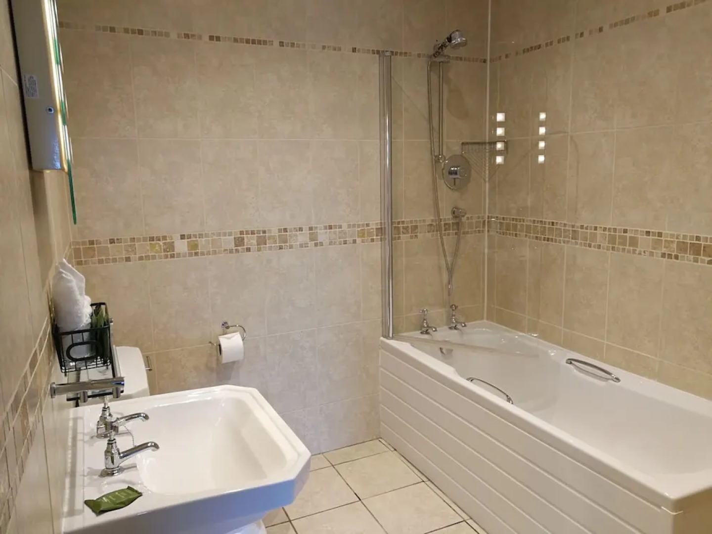 Feathers Hotel, Bar and Restaurant