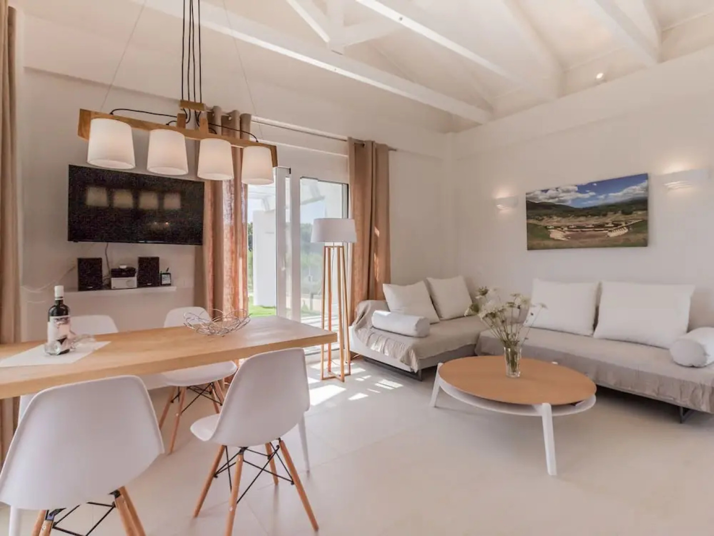 Villa Direct on the Long Sandy Beach, Swimming Pool, Tennis Court, Bicycles etc