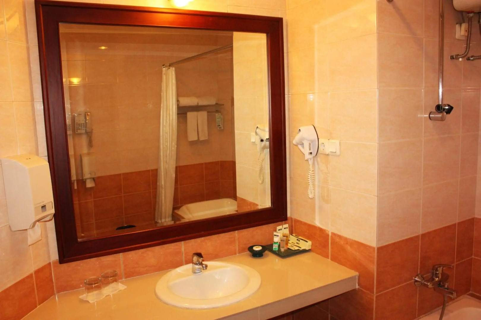 Travellers Suites Serviced Apartments