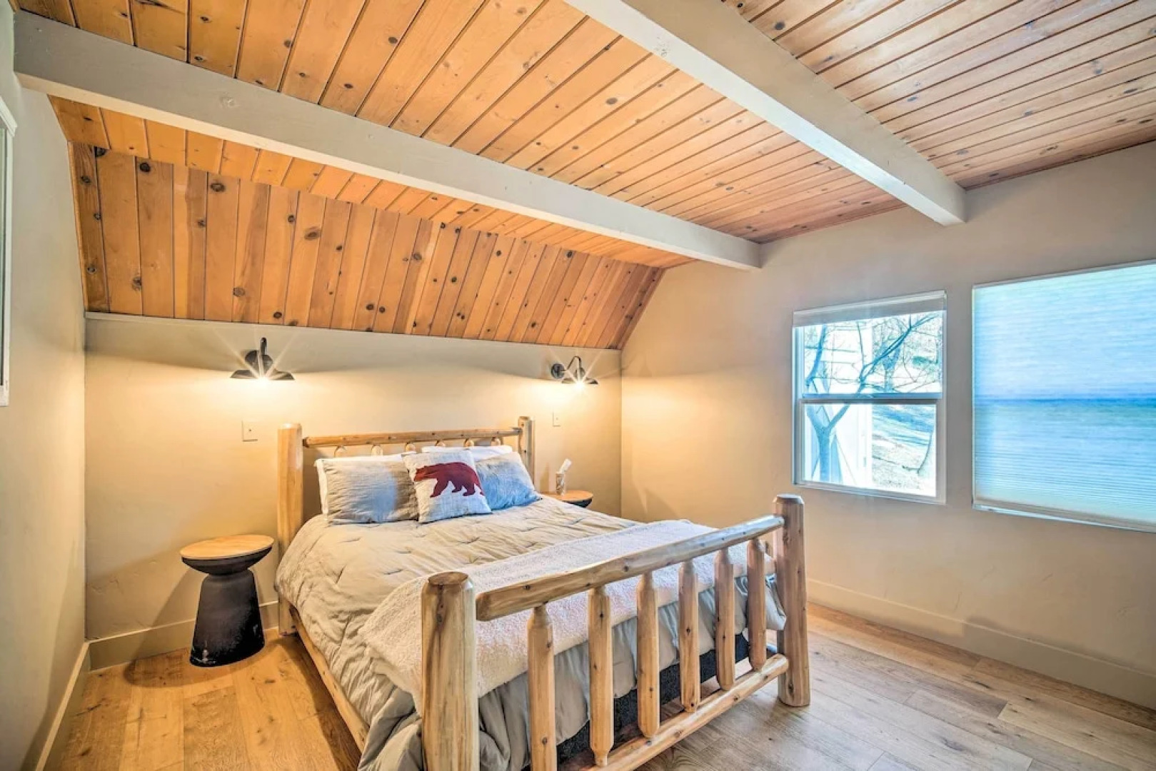 Lake Arrowhead Cabin w/ Balcony, Near Trails