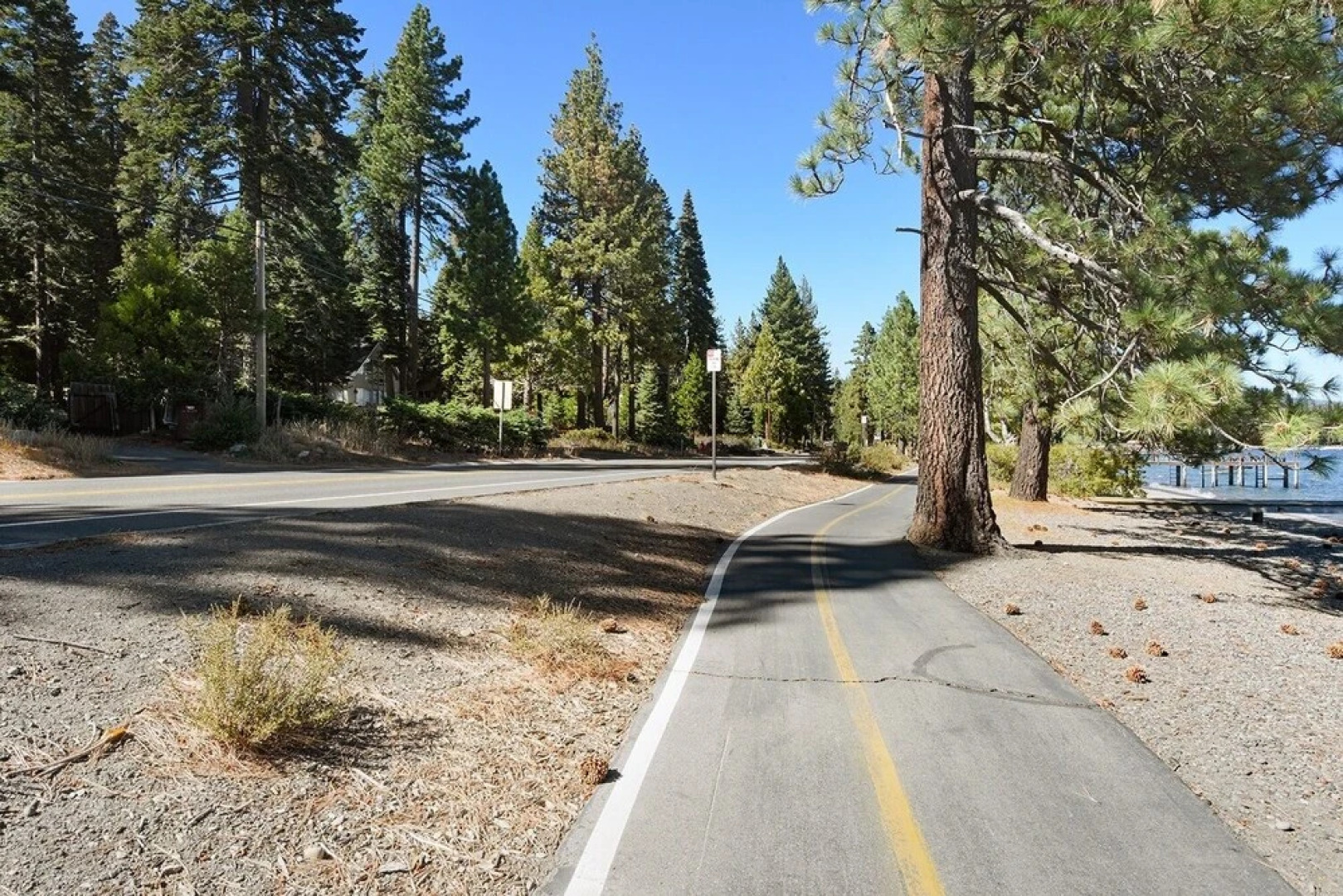 Dancing Cubs Camp - Hot Tub 2 Bedroom Cabin by Redawning