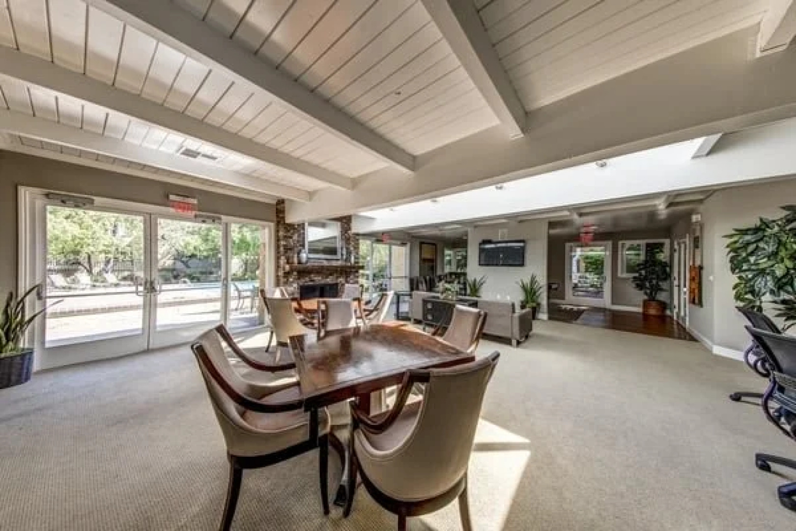 Oakwood At 350 Sharon Park Drive