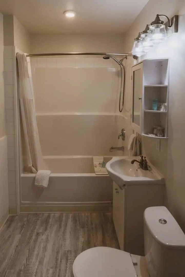 Barefoot Villas Cabin 1 Beaver w/ Hot tub