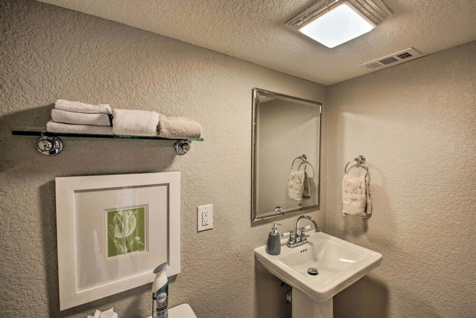 Lakefront Gem w/ Docks in Hot Springs!