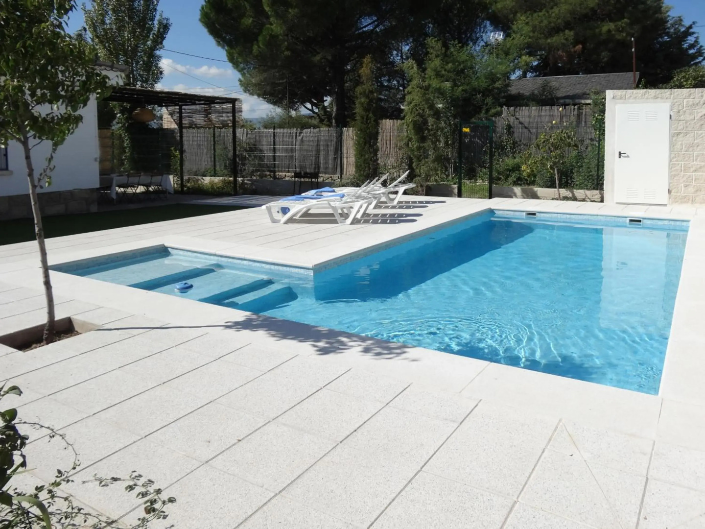 Casa Rural Mirando a la Peña "Grupo Mirando a Gredos"