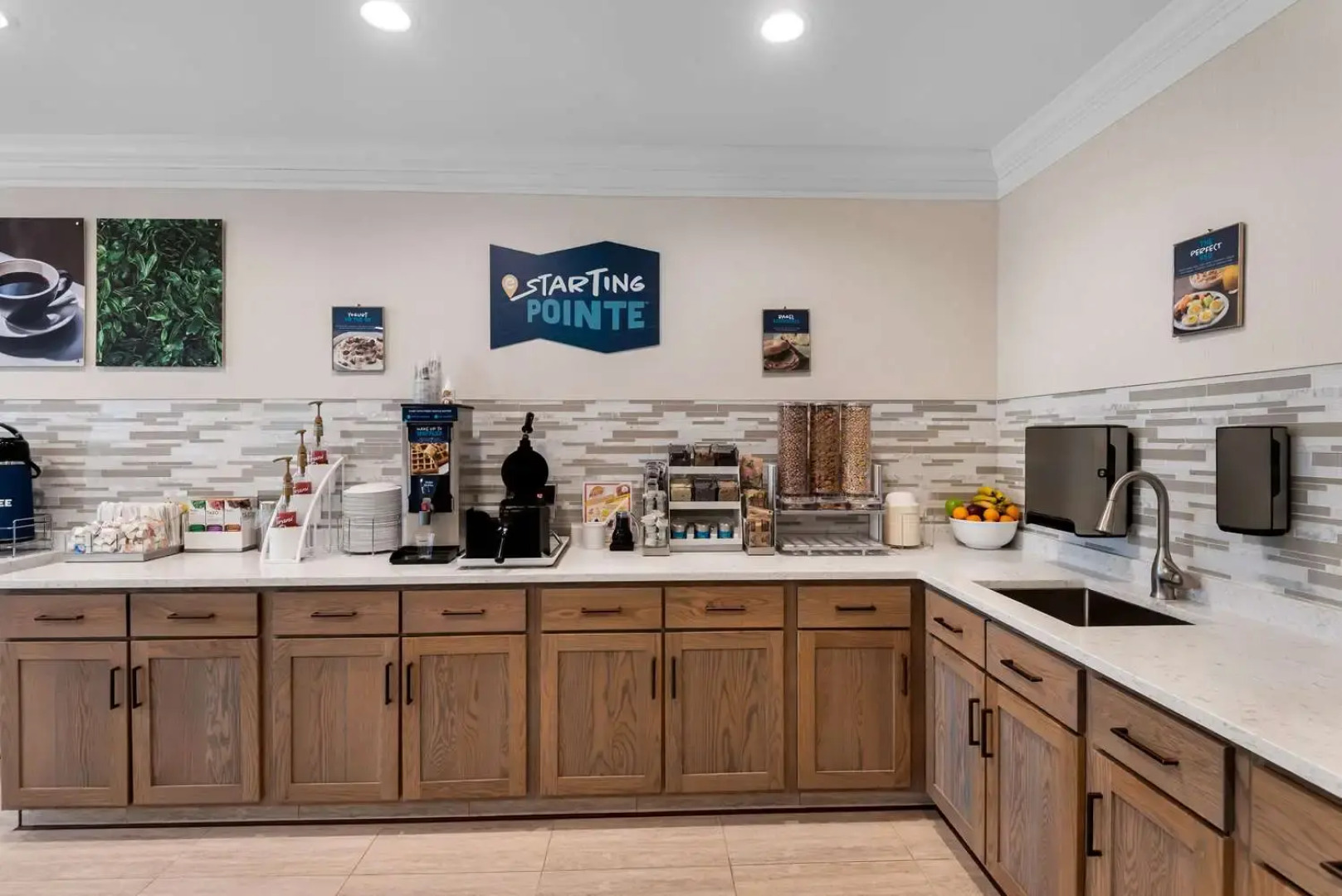 Clarion Pointe Mattoon near University