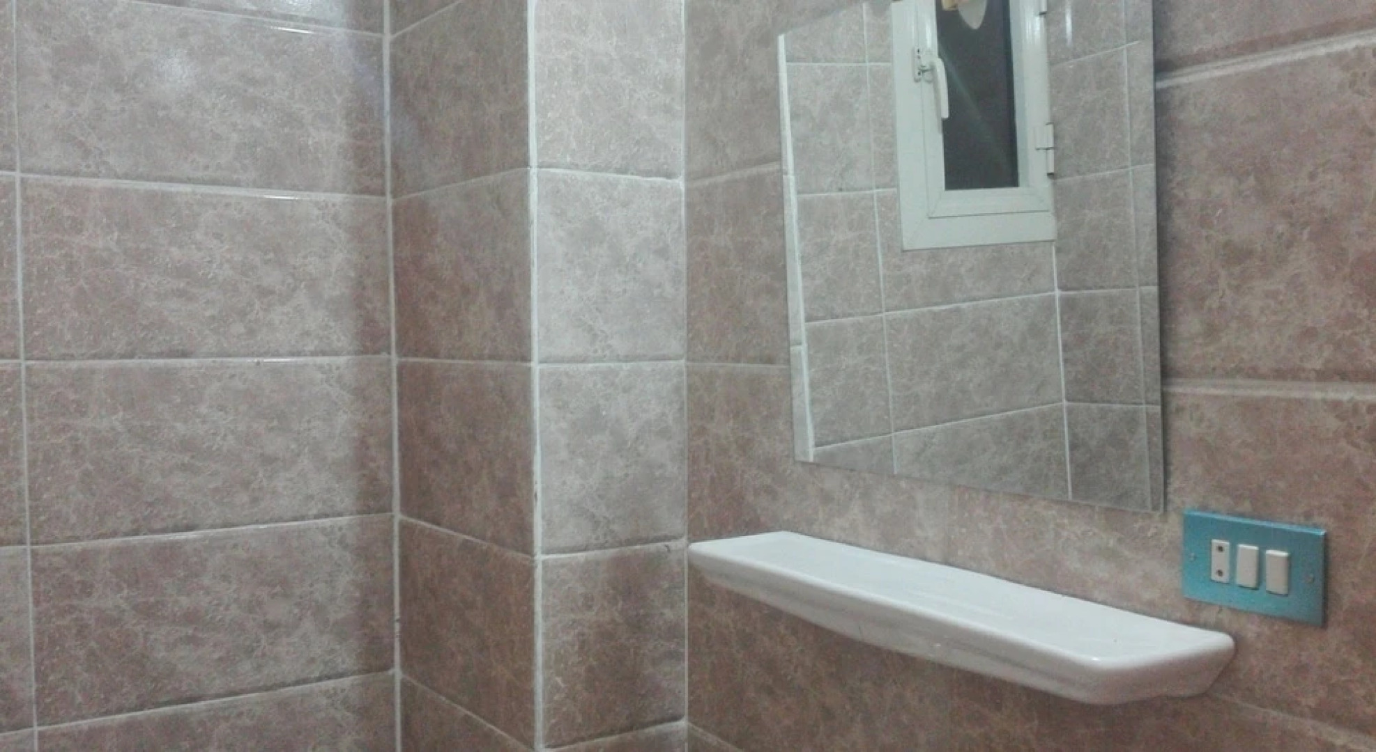 Pyramids Overlook Inn