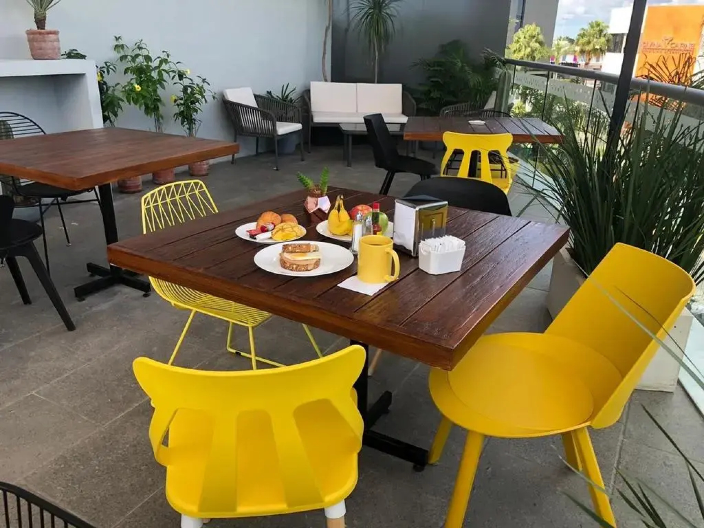 The Yellow Capsule Cancun Close to Airport