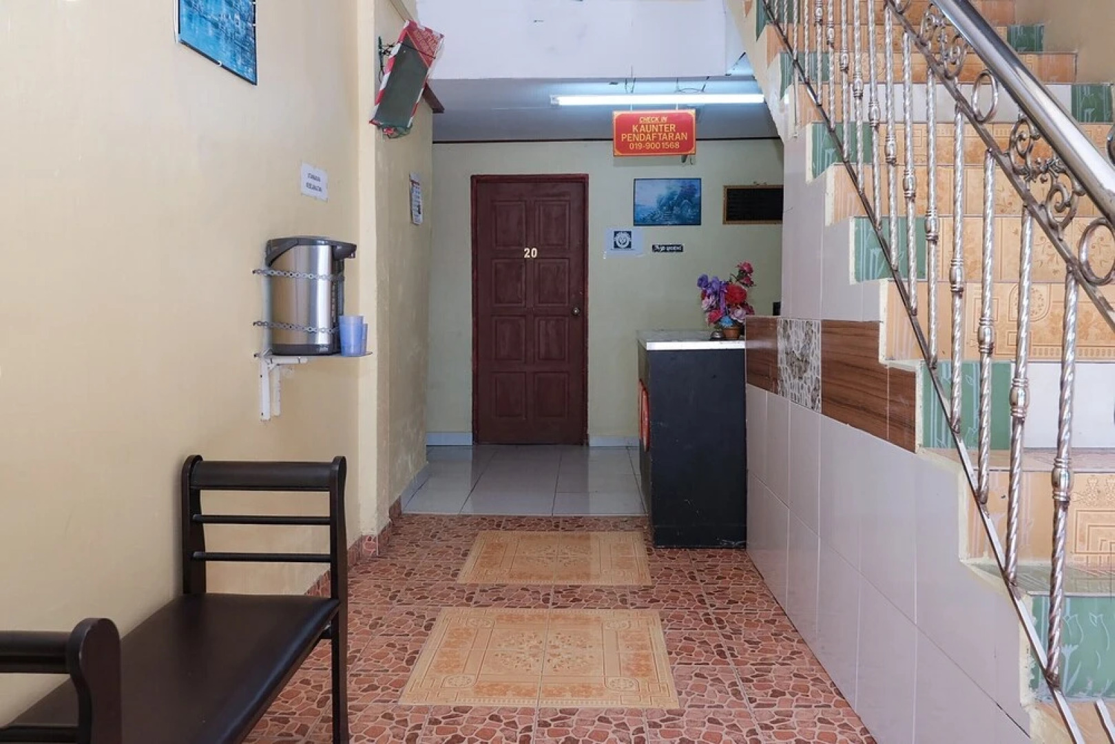 Raz Hotel by OYO Rooms