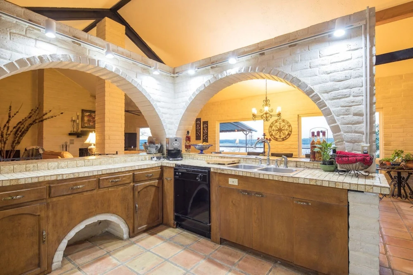 Hacienda Lake Lodge - 4 Br Home