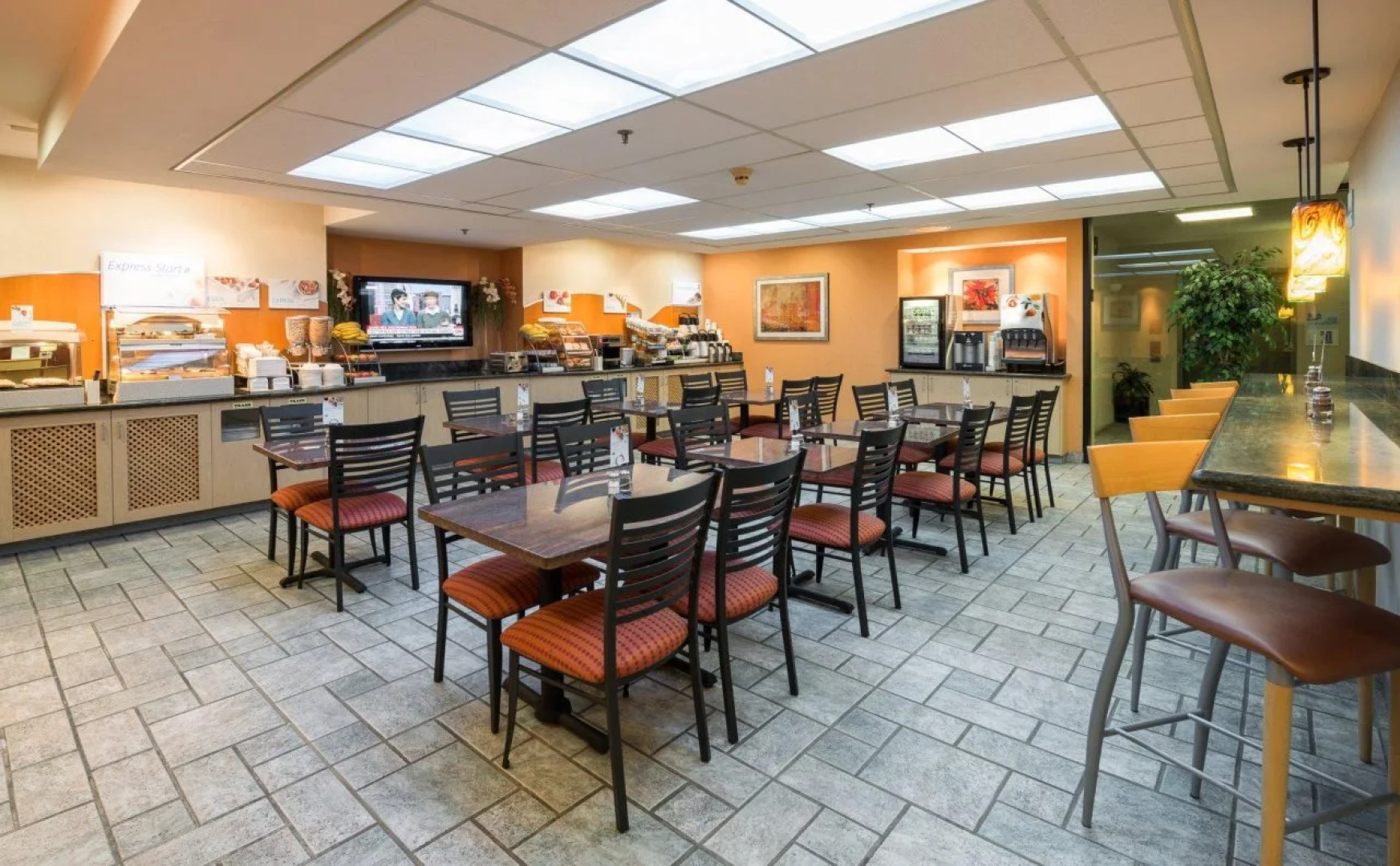 Holiday Inn Express & Suites Santa Clara-Silicon Valley by IHG
