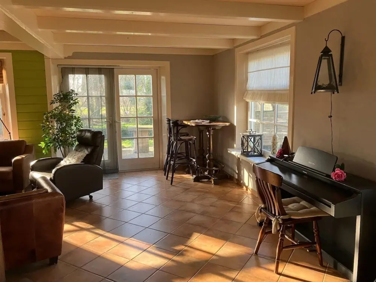 Spacious Holiday Home Close to the sea