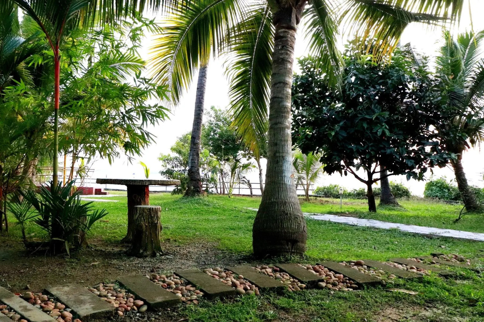 Lake n River Resort  Munroe Island