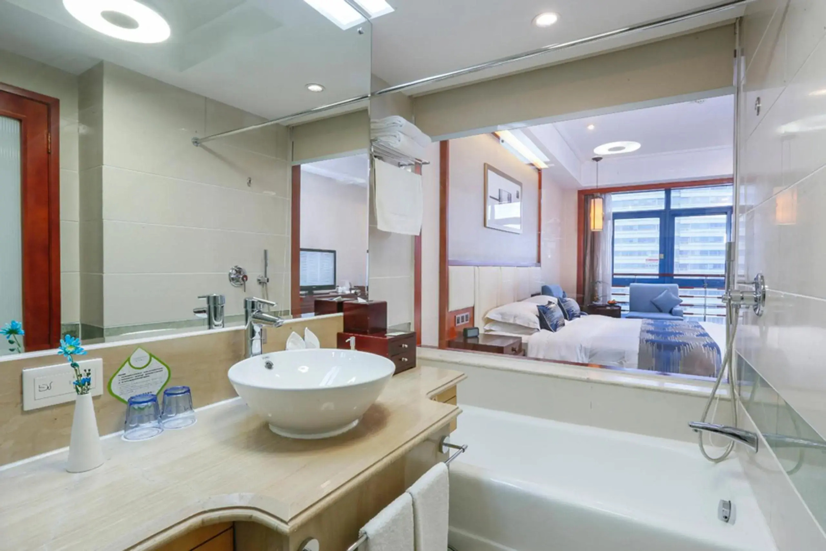 Yiwu Ocean Hotel
