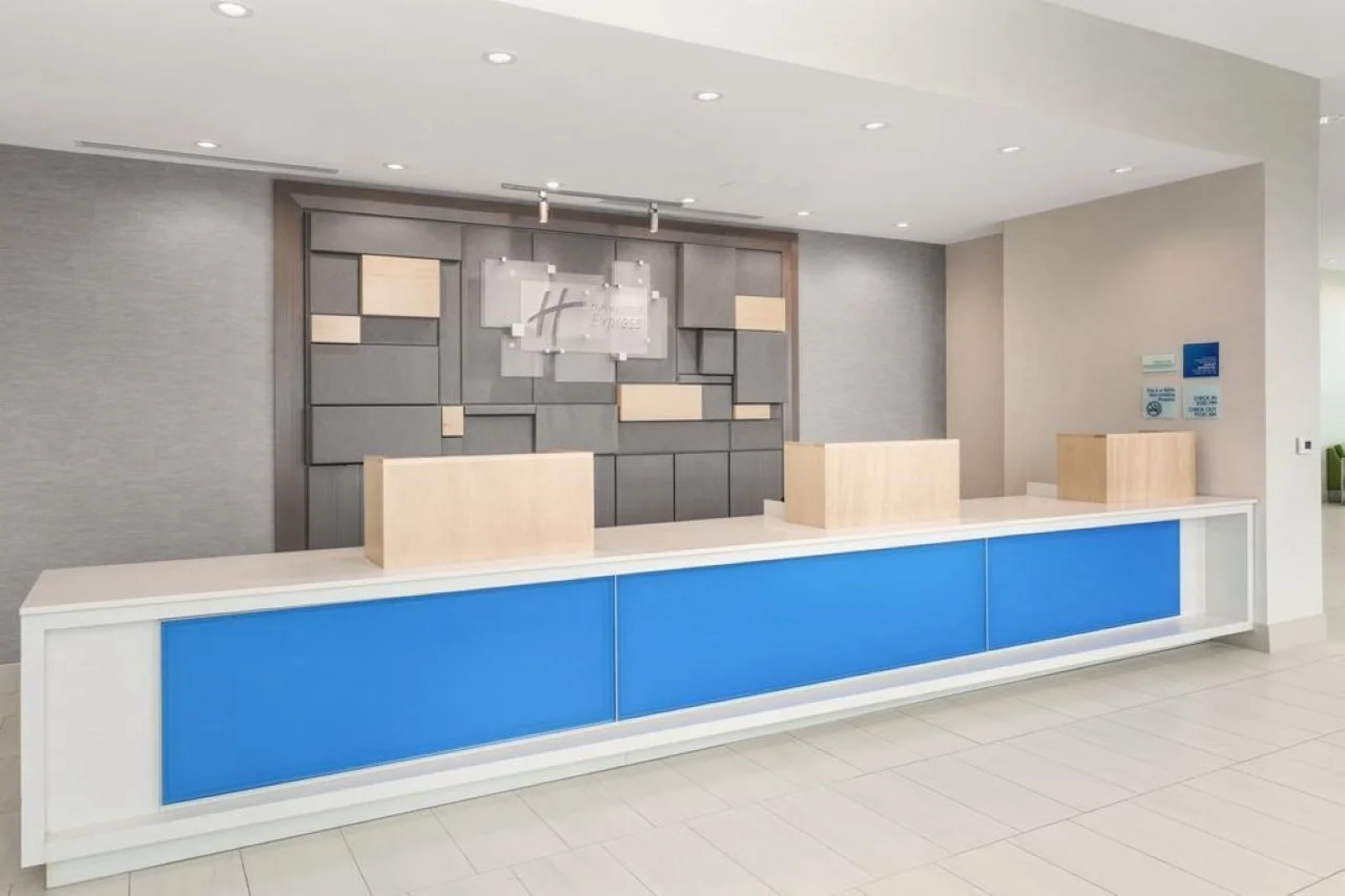 Holiday Inn Express & Suites Downtown Ottawa East by IHG