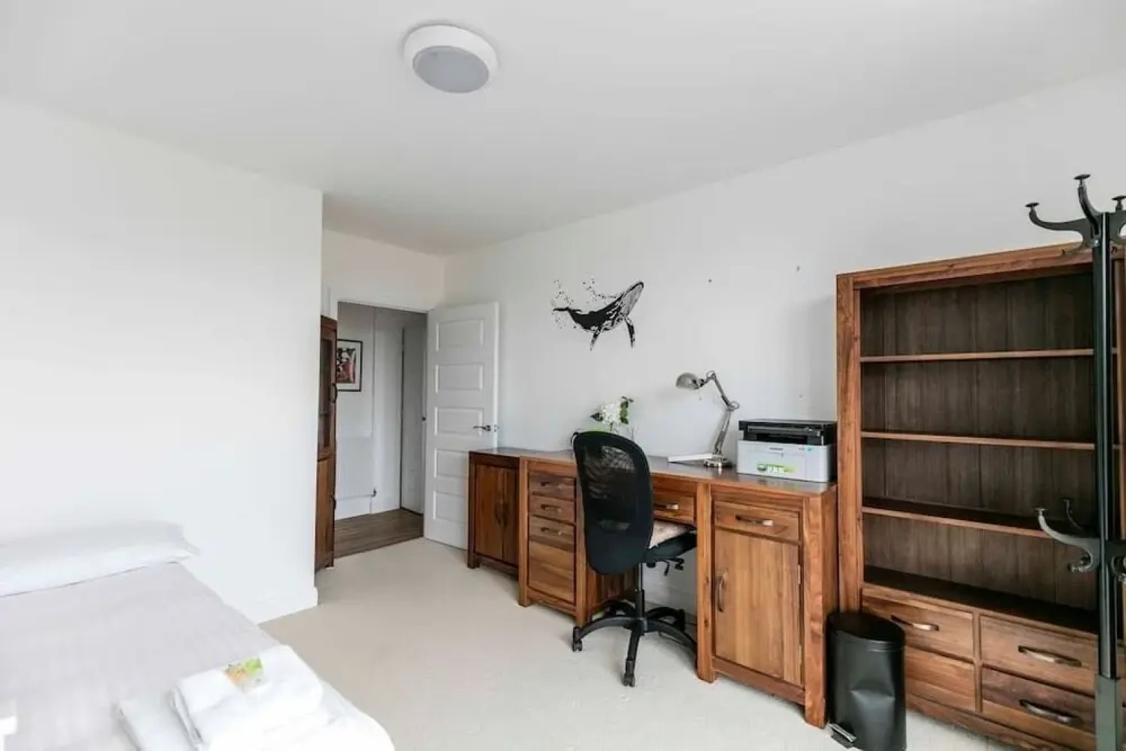 Trendy Sunlit 2BR Cambridge Home /free Parking