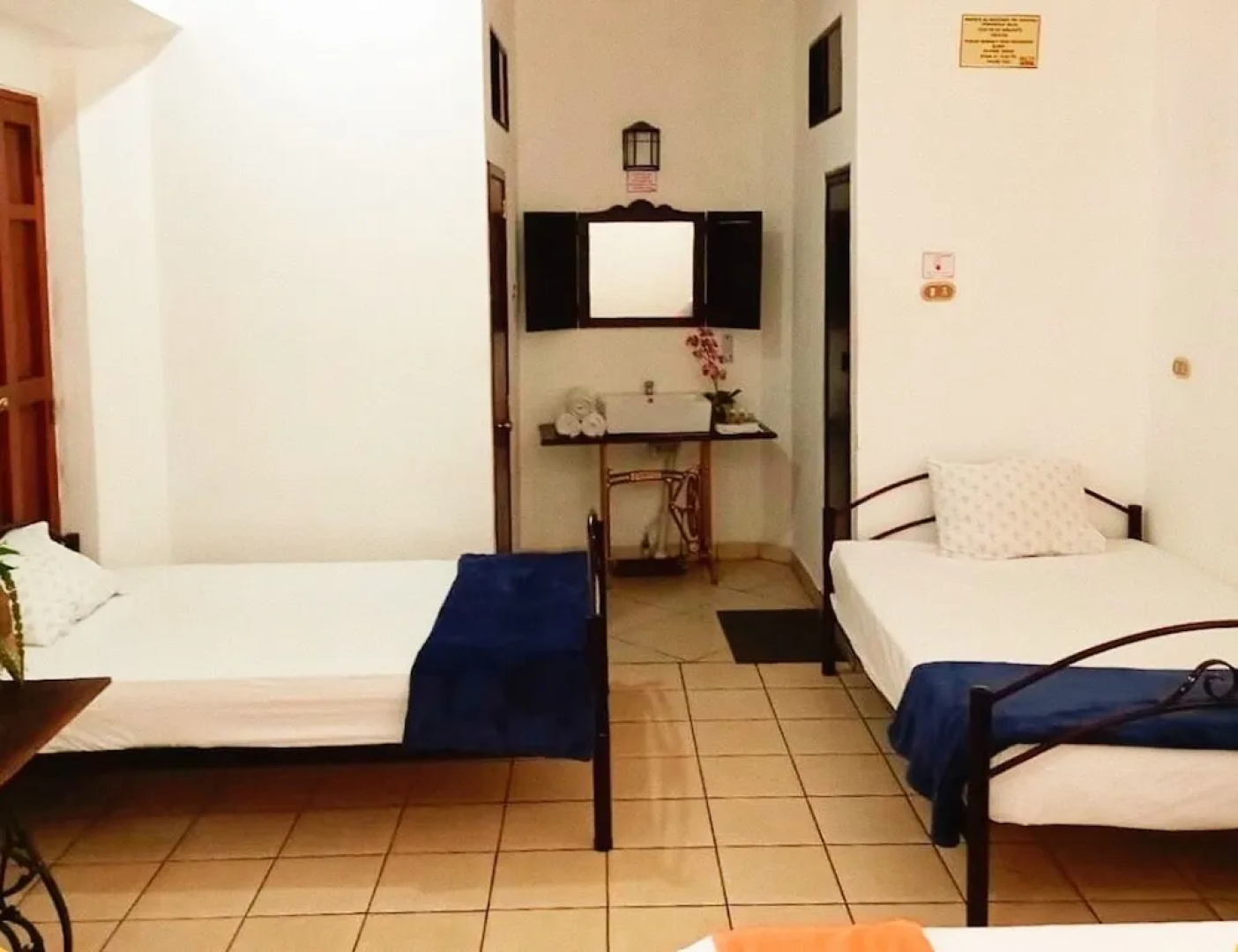 Hostal Las Puertas - Hostel