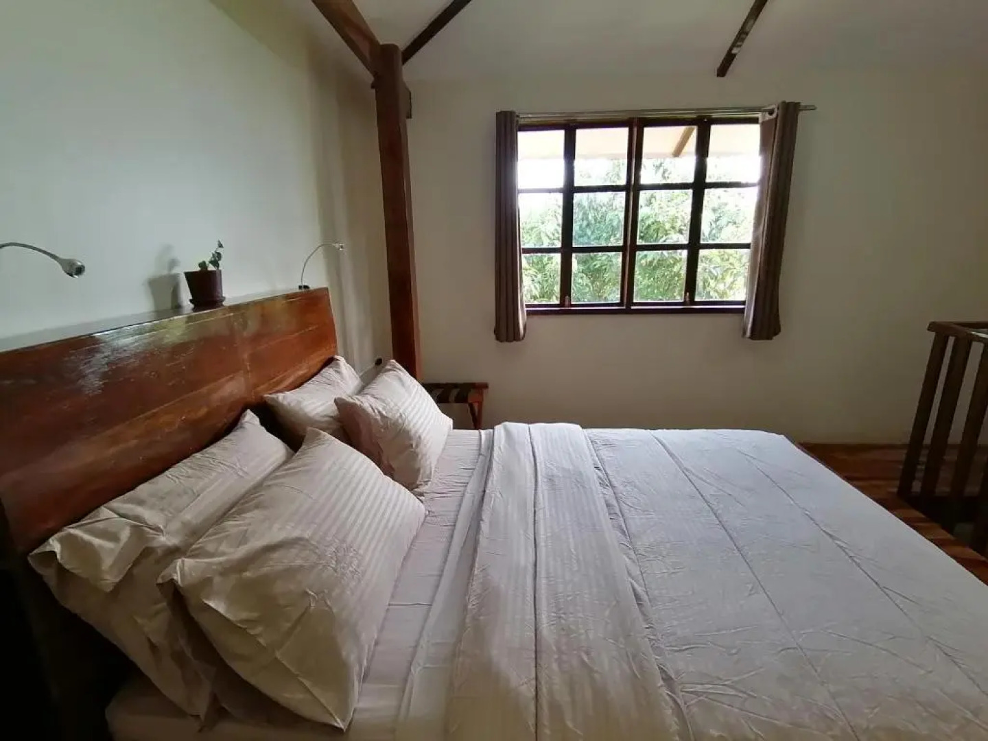 Nakabalo Guesthouse & Restaurant