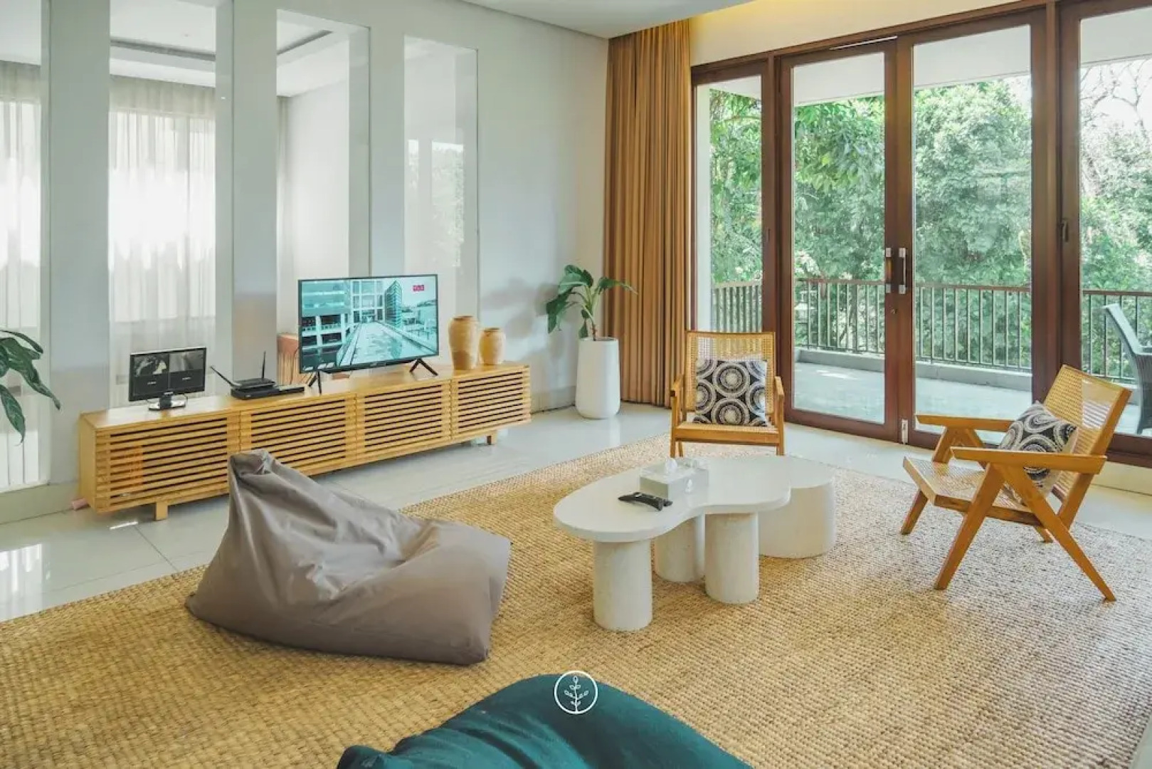 Jasmine Cozy Villa 3 BR Heated Pool and Billiard