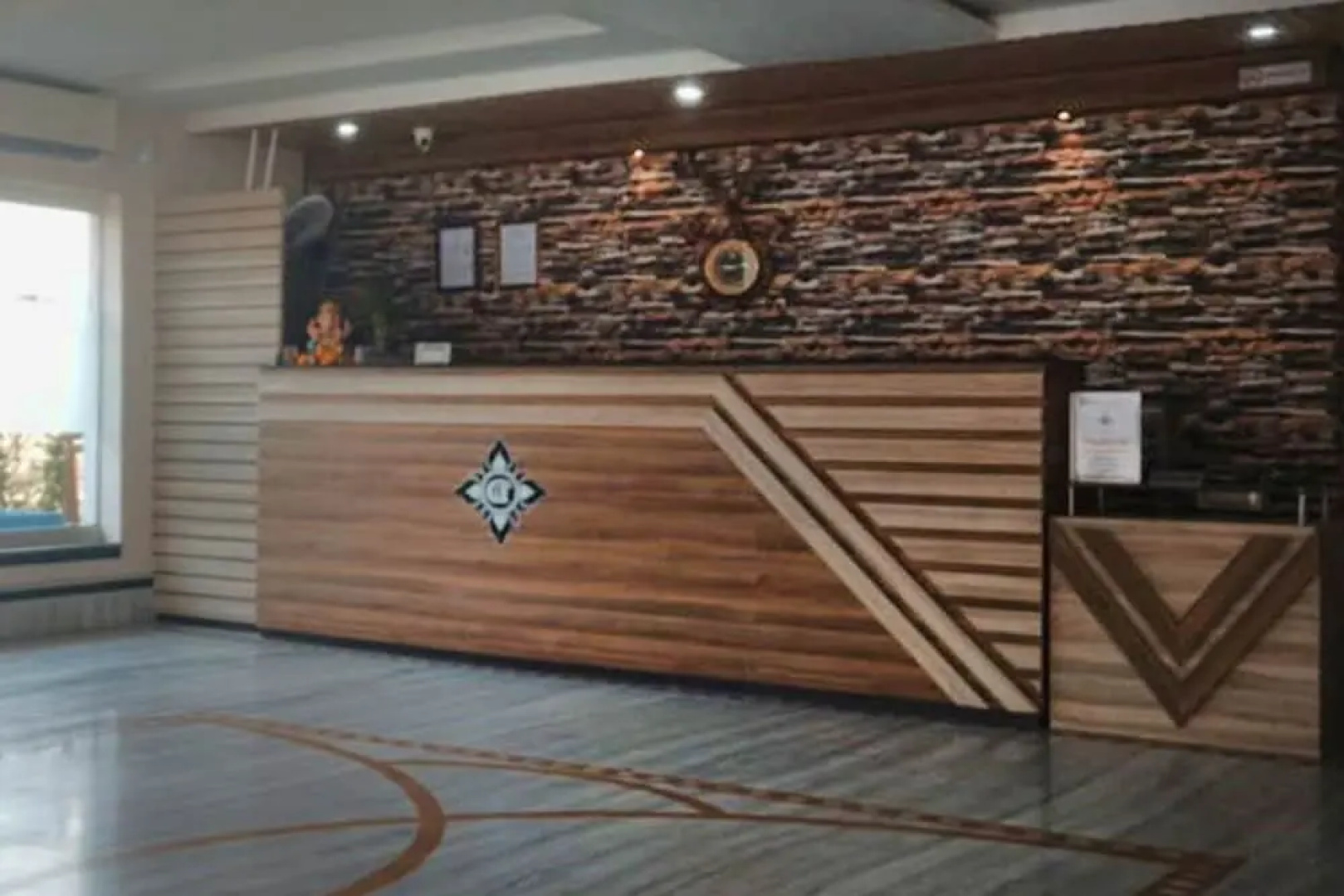 OYO 29258 Hotel Debrani International