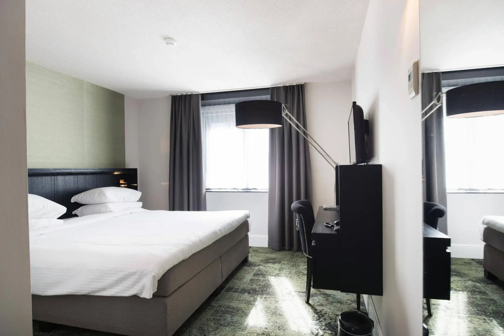 S&A Vondel Park Hotel