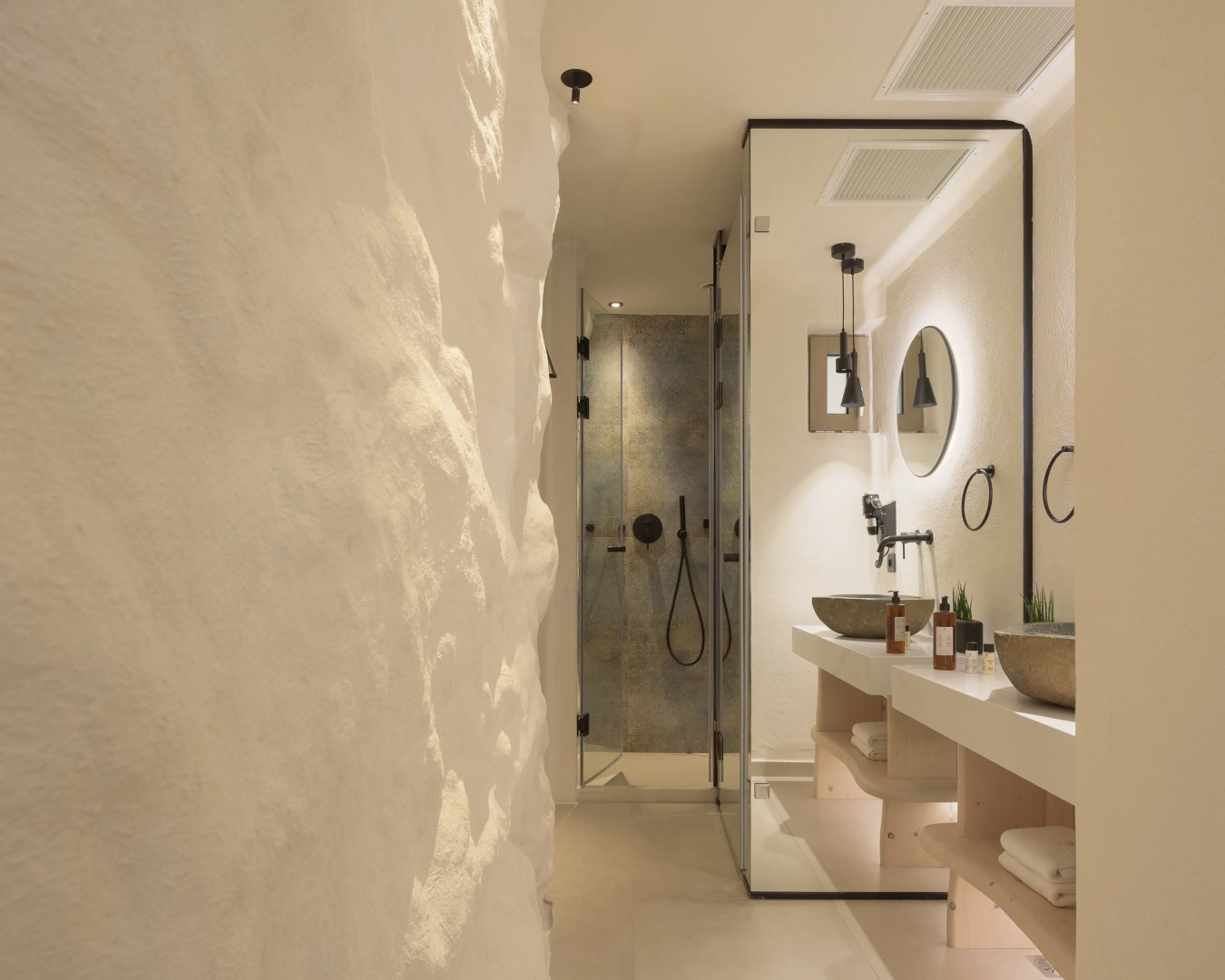 Manili Boutique Suites & Villas