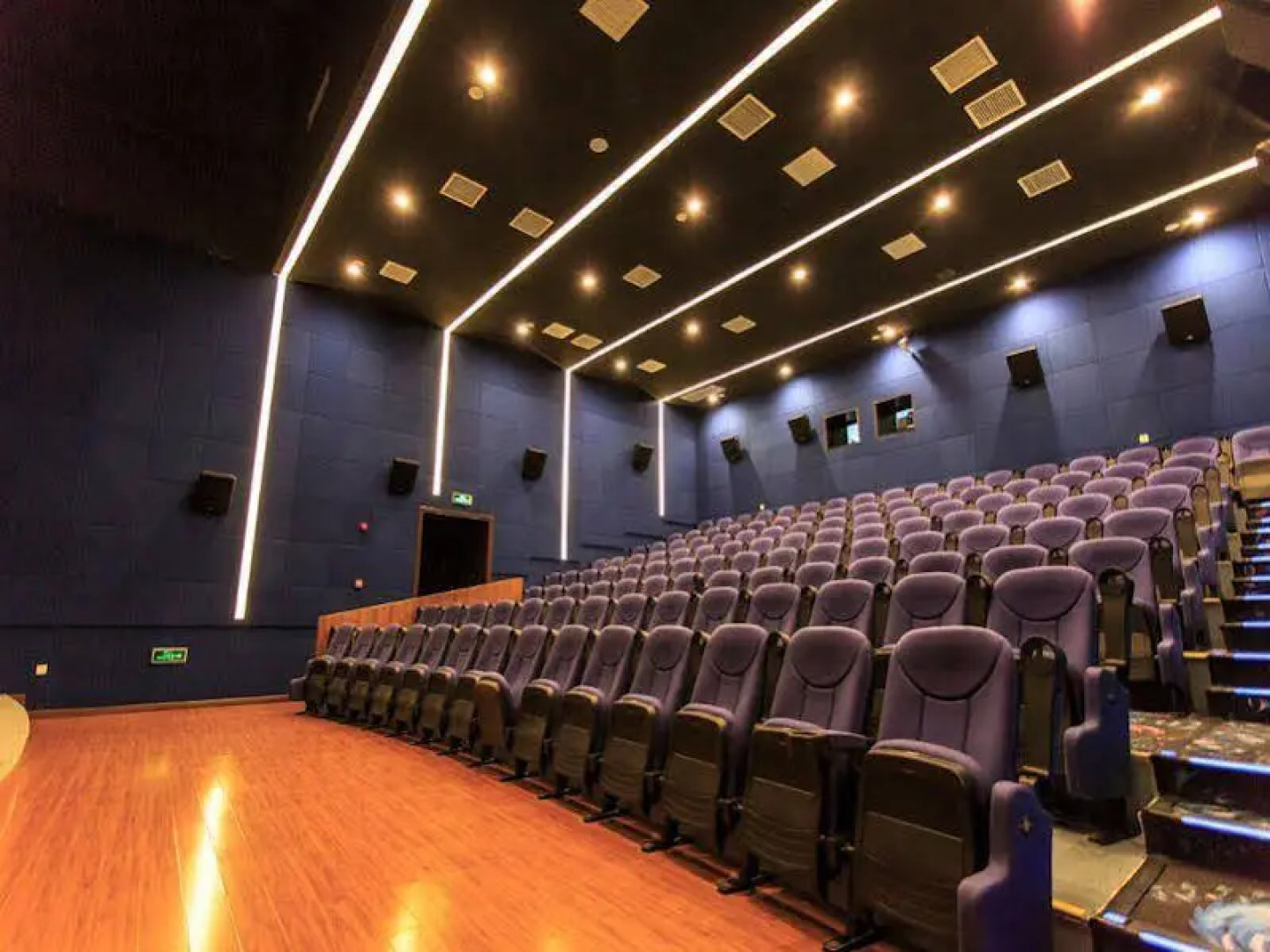 Aloha Oceanfront Suite Resort