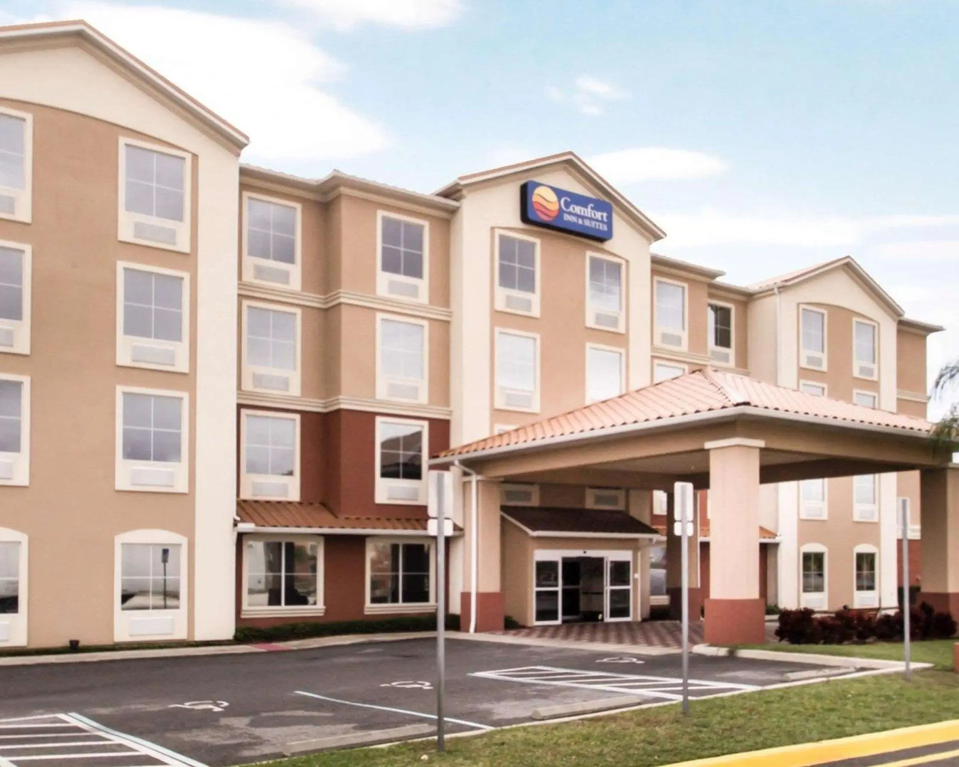 Comfort Inn and Suites Maingate South Davenport