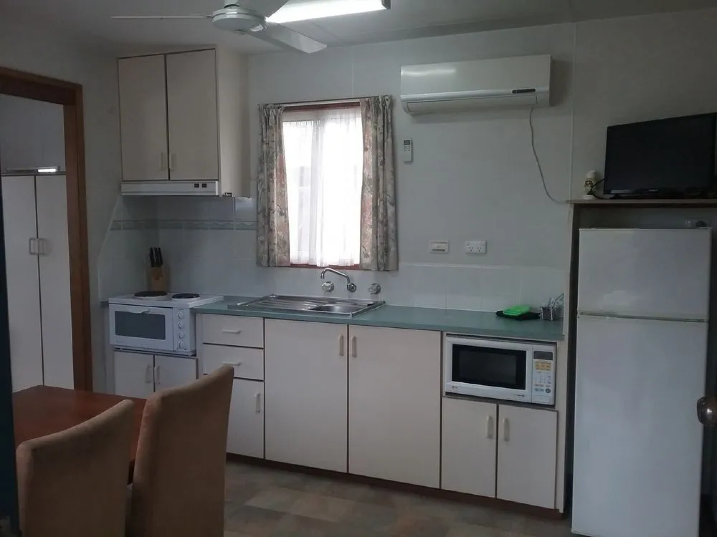 Lakes Caravilla Caravan Park