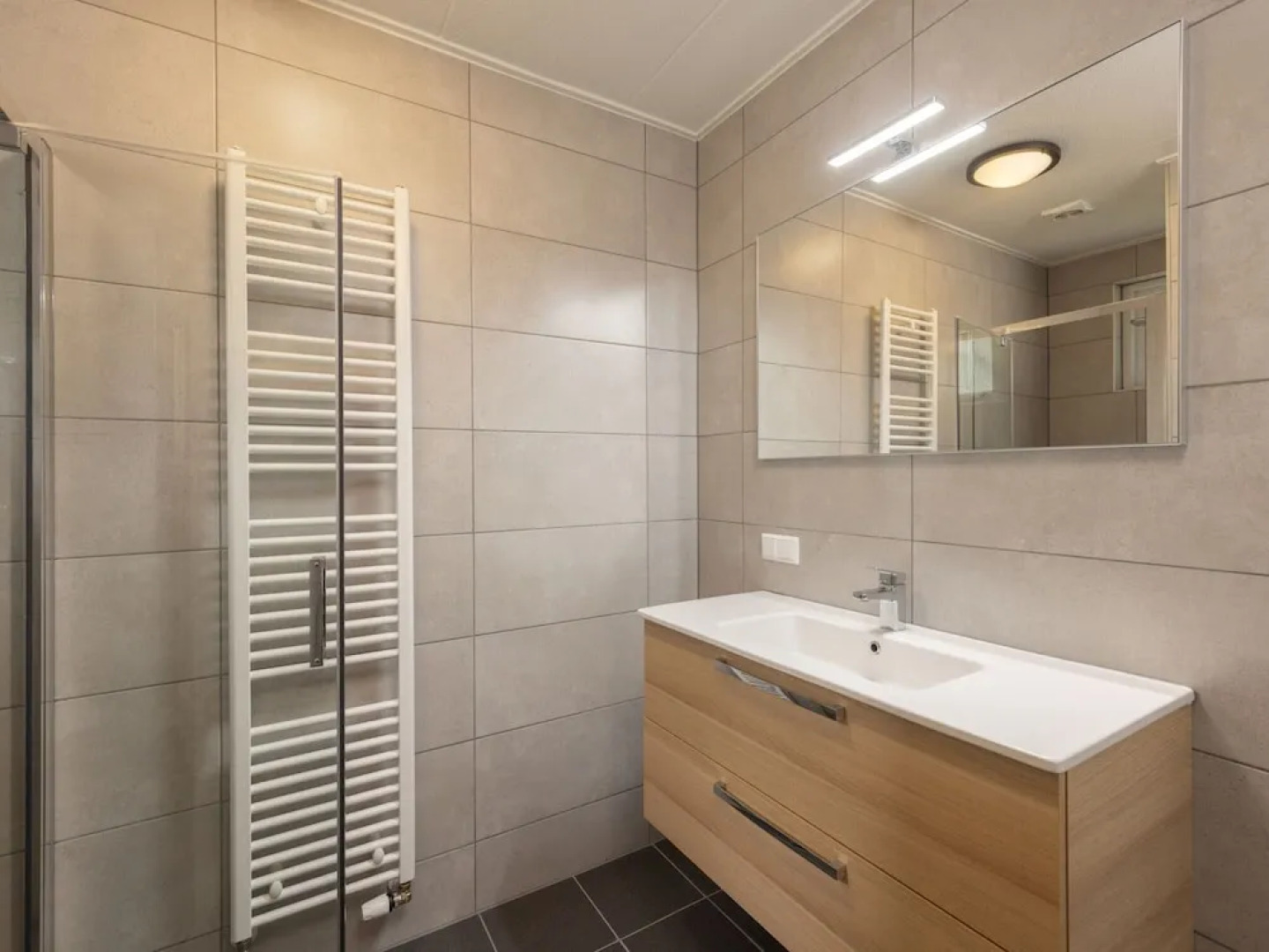 Bungalow in Park De Peel - Car-free Retreat