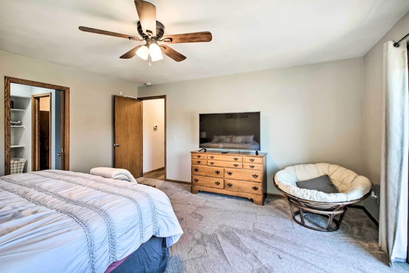 Family Home w/ Deck, Yard, Dock on Rock River