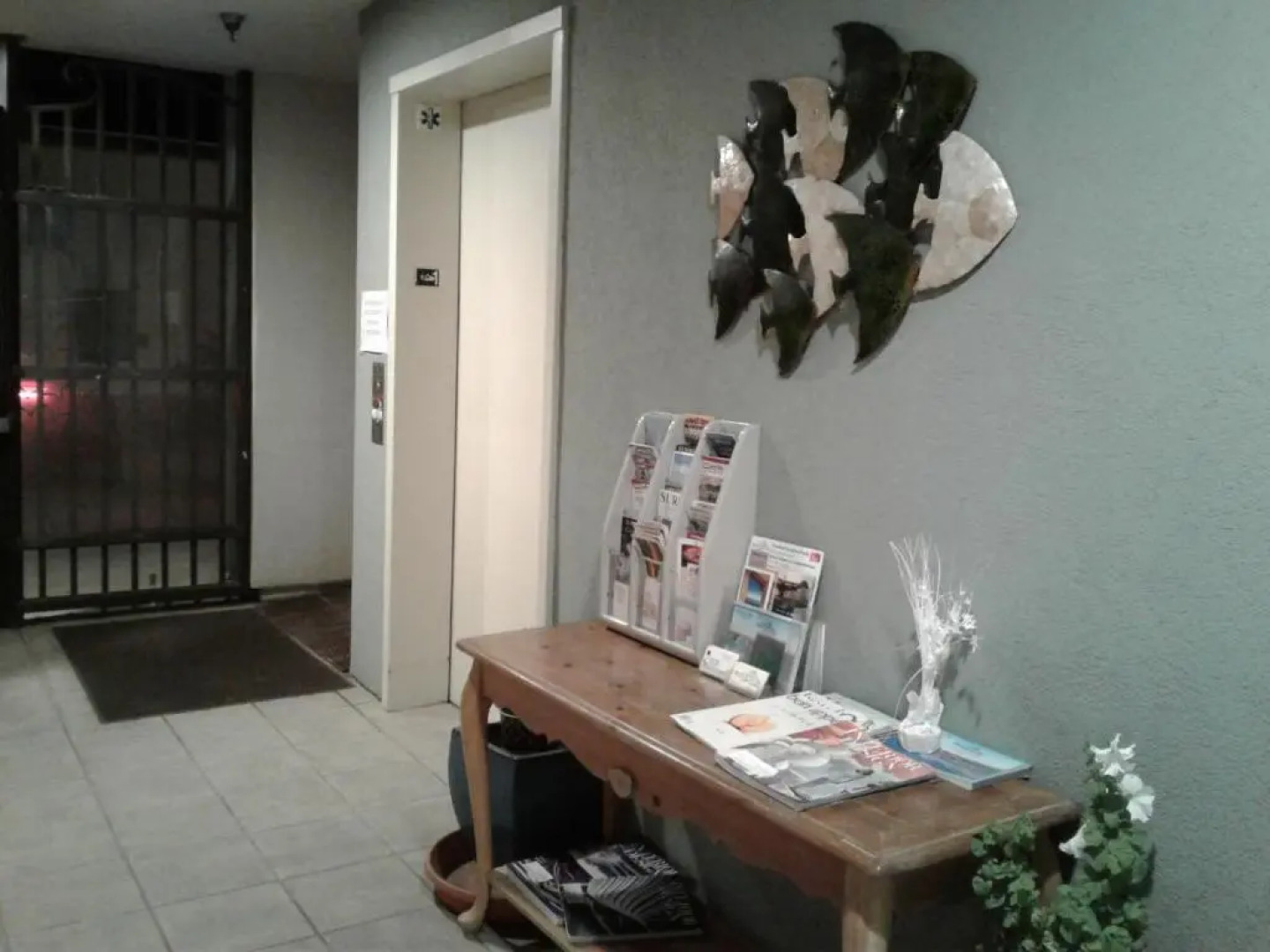 Beach House Inn & Suites