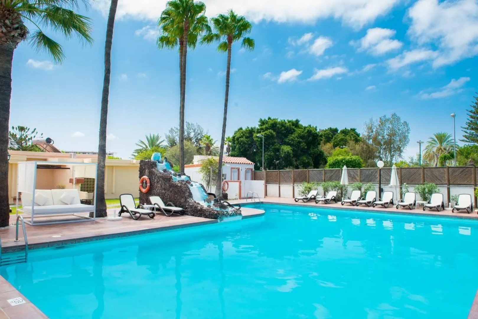 Bungalows Los Tucanes 