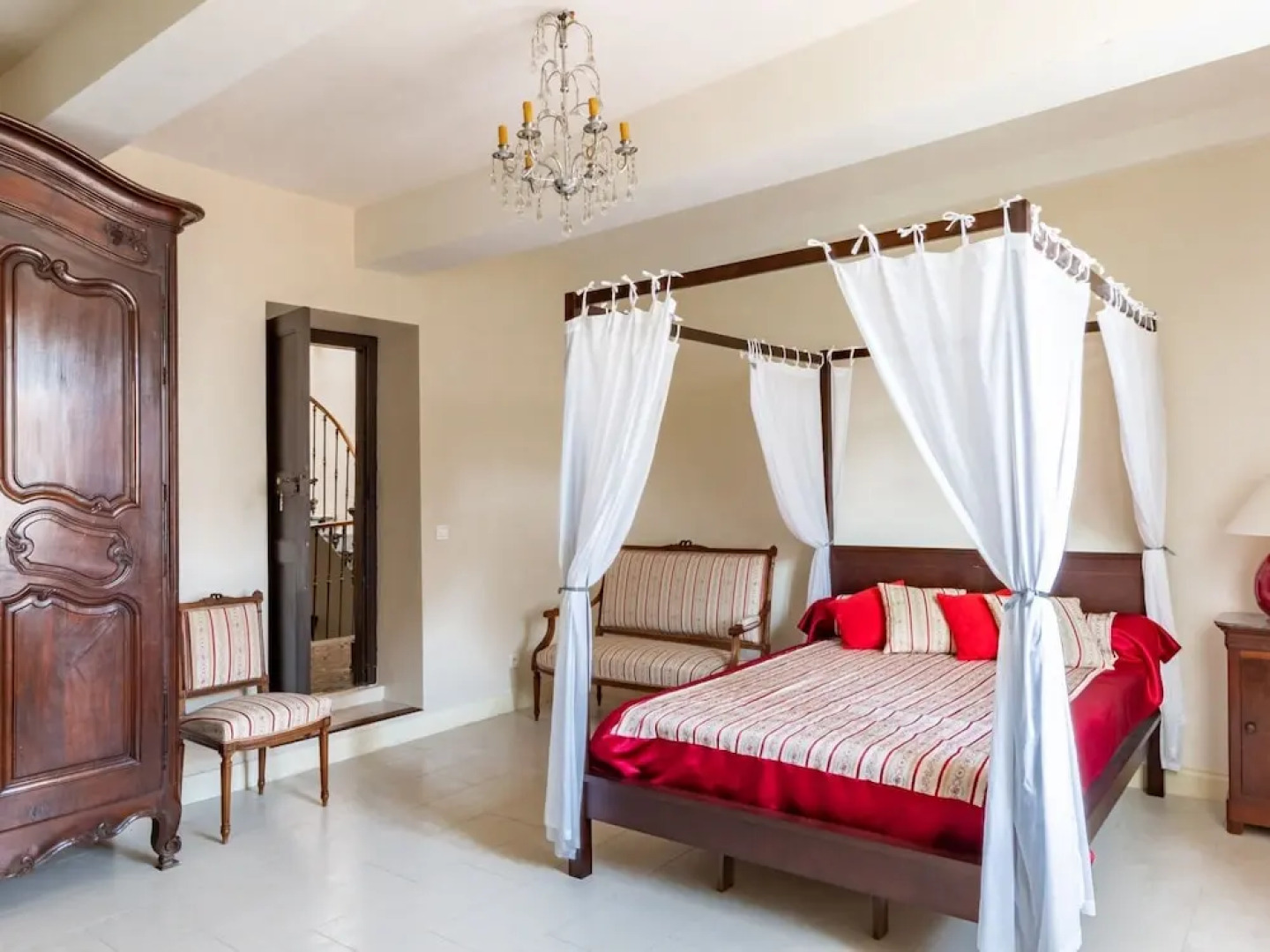 Elegant Holiday Home in Olonzac With Private Swimming Pool