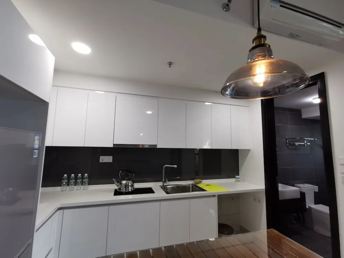 Almas Puteri Harbour by Oca Host